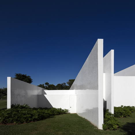 Fazenda Boa Vista by Isay Weinfeld