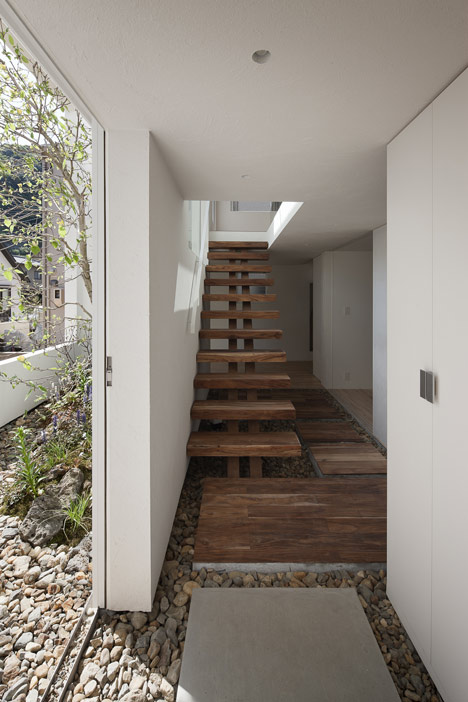 Frame house by UID Architects
