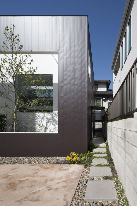Frame house by UID Architects