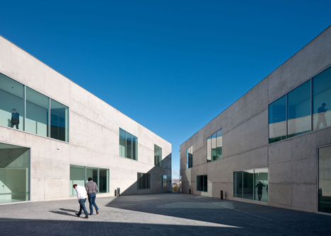 Health Faculty in Zaragoza by Taller Basico de Arquitectura