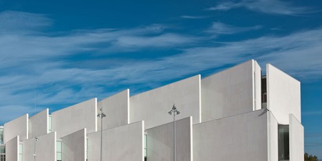 Health Faculty in Zaragoza by Taller Basico de Arquitectura