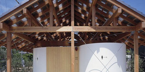Hut with the Arc Wall by Tato Architects