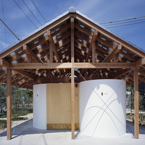 Hut with the Arc Wall by Tato Architects