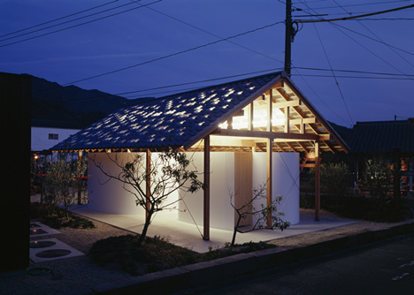 Hut with the Arc Wall by Tato Architects
