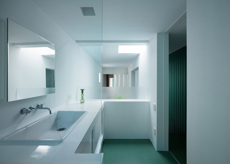 Promenade House by FORM: Kouichi Kimura Arcitects
