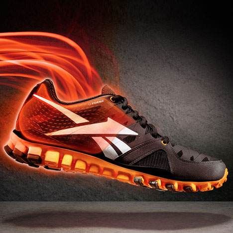 RealFlex U-FORM shrink to fit running shoes by Reebok
