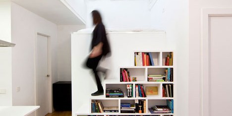 Renovated apartment in Ravel, Barcelona by Eva Cotman