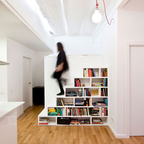 Renovated apartment in Ravel, Barcelona by Eva Cotman