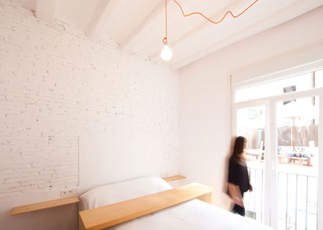 Renovated apartment in Ravel, Barcelona by Eva Cotman