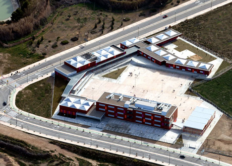 School Complex in Zaragoza by Magén Arquitectos