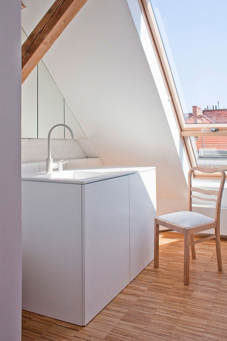 Workshop in the Attic by PL_architekci