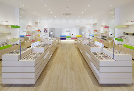 Zoff eyewear shop by Emmanuelle Moureaux