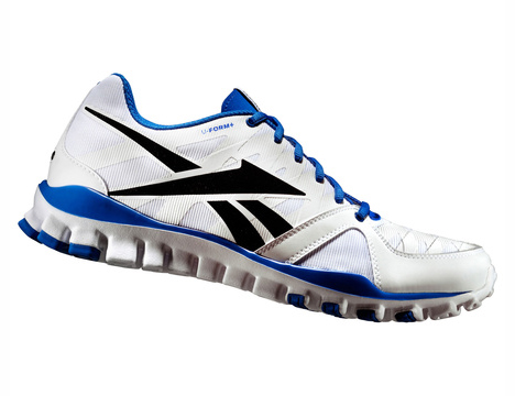 RealFlex U-FORM shrink to fit running shoes by Reebok