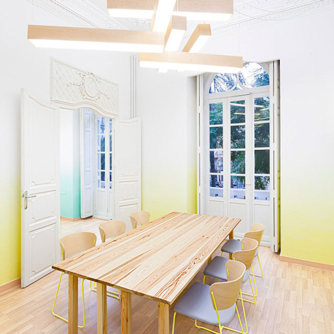 2Day Languages by Masquespacio