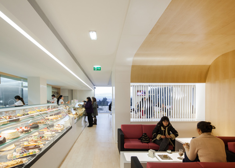 dezeen_Bakery in Porto by Paulo Merlini_8