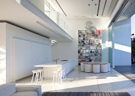 House Between Two Yards by Pitsou Kedem