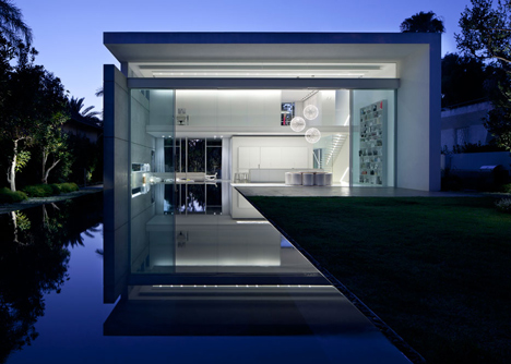House Between Two Yards by Pitsou Kedem