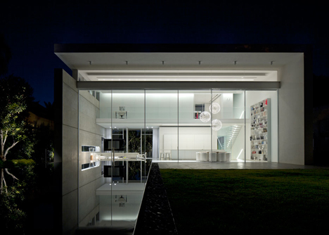 House Between Two Yards by Pitsou Kedem
