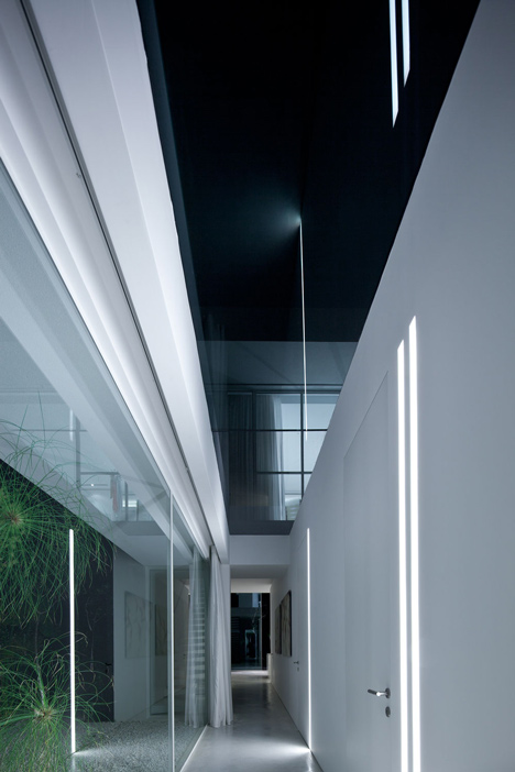 House Between Two Yards by Pitsou Kedem