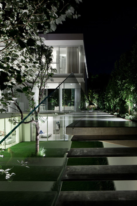 House Between Two Yards by Pitsou Kedem