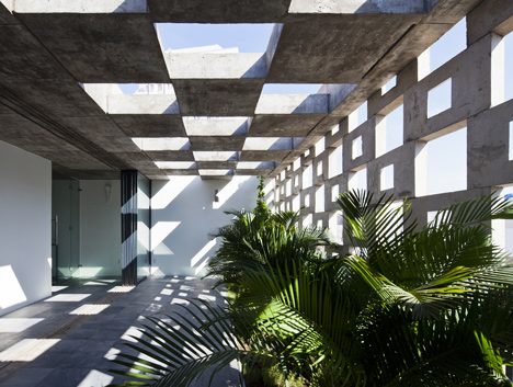 Binh Thanh House by Vo Trong Nghia and Sanuki + Nishizawa