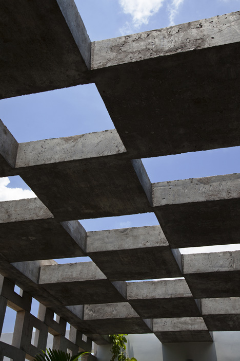 Binh Thanh House by Vo Trong Nghia and Sanuki + Nishizawa