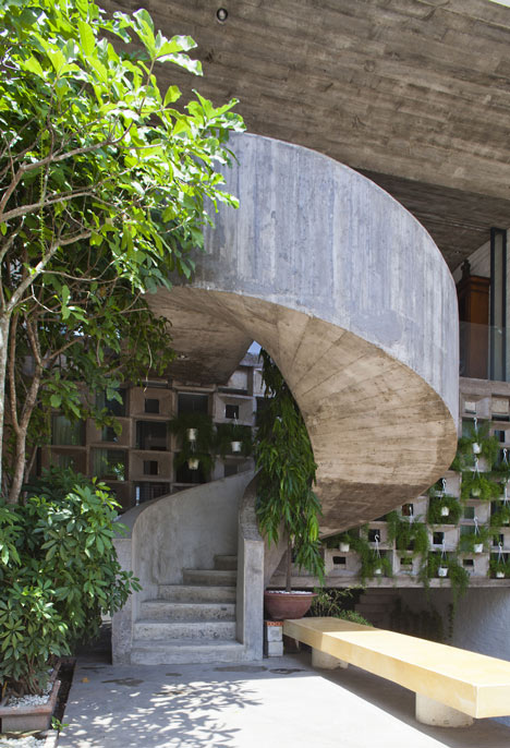 Binh Thanh House by Vo Trong Nghia and Sanuki + Nishizawa