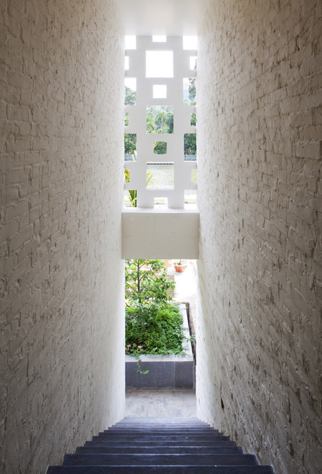 Binh Thanh House by Vo Trong Nghia and Sanuki + Nishizawa