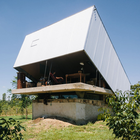 Caja Obscura by Javier Corvalán
