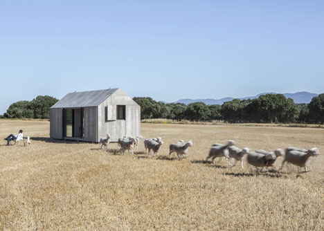 Casa Transportable ÁPH80 by Ábaton