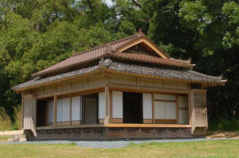 "Shigeru Ban's first building in Europe is here"