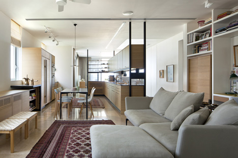 Flat in Tel Aviv by Jacobs-Yaniv Architects