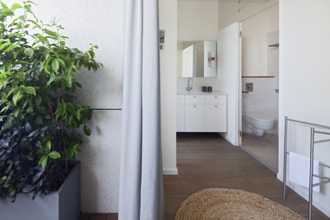 Flat in Tel Aviv by Jacobs-Yaniv Architects