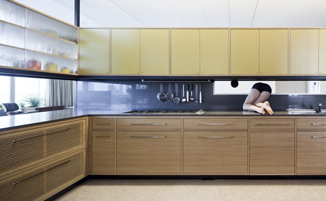 Flat in Tel Aviv by Jacobs-Yaniv Architects
