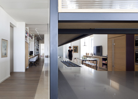 Flat in Tel Aviv by Jacobs-Yaniv Architects