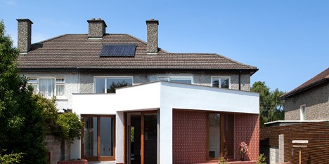 dezeen_House extension in Dublin by GKMP Architects_3sq