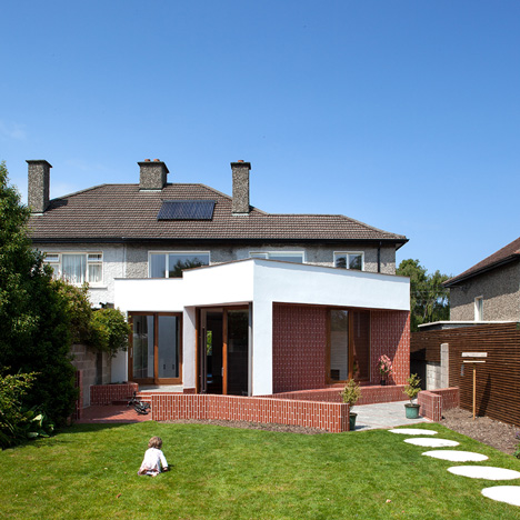 dezeen_House extension in Dublin by GKMP Architects_3sq