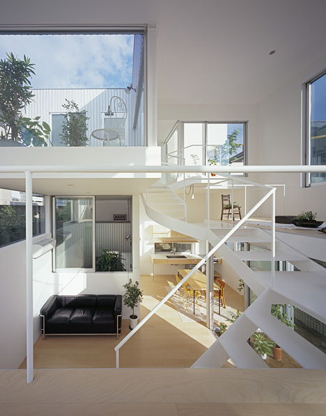 House in Chayagasaka by Tetsuo Kondo Architects