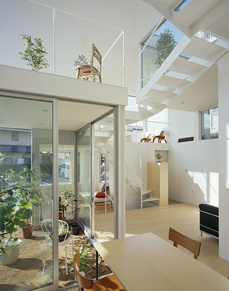 House in Chayagasaka by Tetsuo Kondo Architects