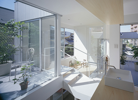 House in Chayagasaka by Tetsuo Kondo Architects