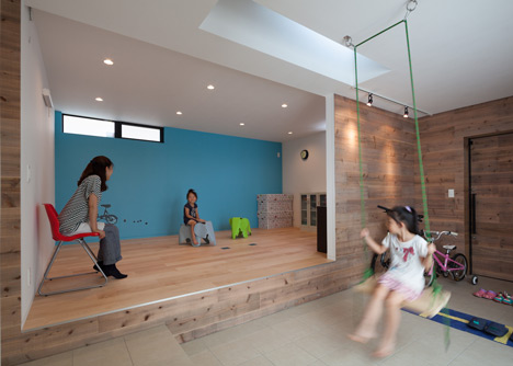 House in Ofuna by Level Architects