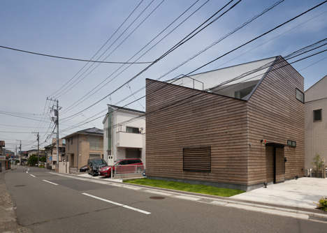 House in Ofuna by Level Architects
