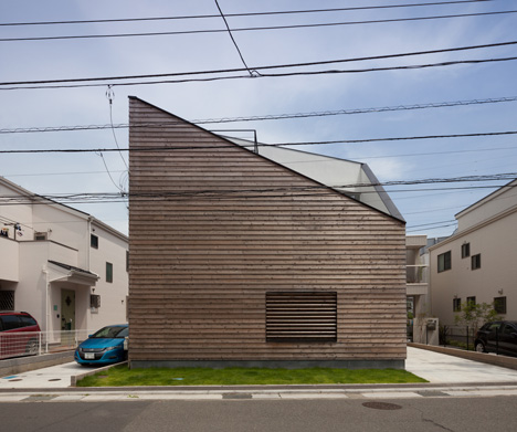 House in Ofuna by Level Architects