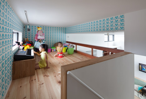House in Ofuna by Level Architects