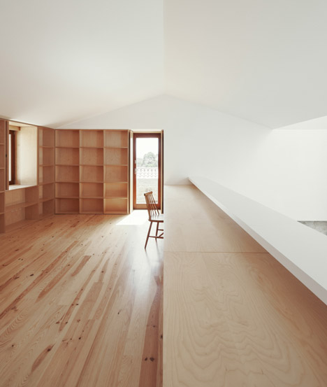 House in Serra de Janeanes by João Branco