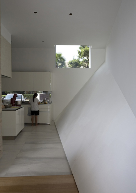 Diamond House by Formwerkz Architects