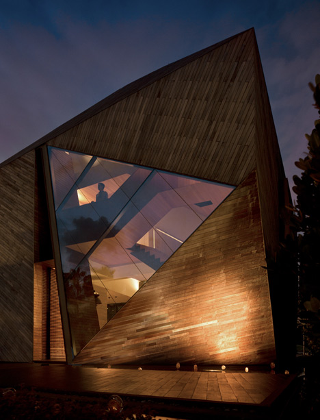 Diamond House by Formwerkz Architects