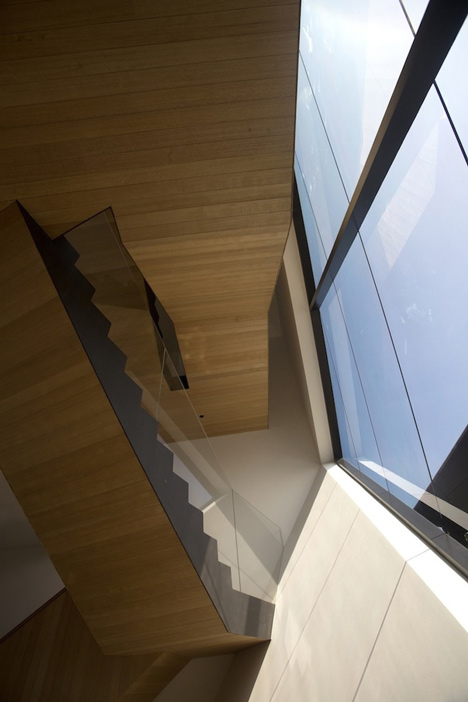 Diamond House by Formwerkz Architects