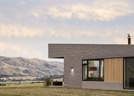 Lake Hawea Courtyard House by Glamuzina Paterson Architects