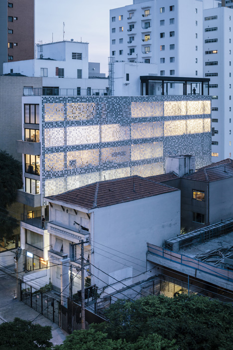 Leitão_653 by Triptyque